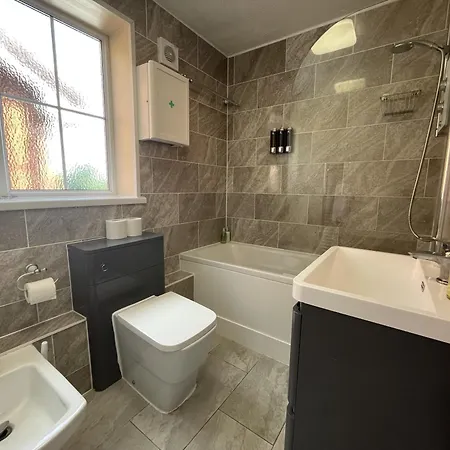 Fabulous Family In Lovely Little Stoke Ferienhaus