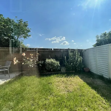 Fabulous Family In Lovely Little Stoke Bristol