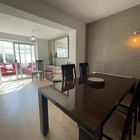 Fabulous Family In Lovely Little Stoke Feriehus *