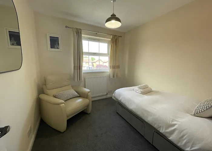 Fabulous Family In Lovely Little Stoke Ferienhaus