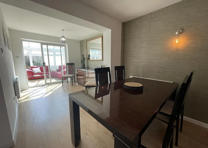 Fabulous Family In Lovely Little Stoke Ferienhaus *