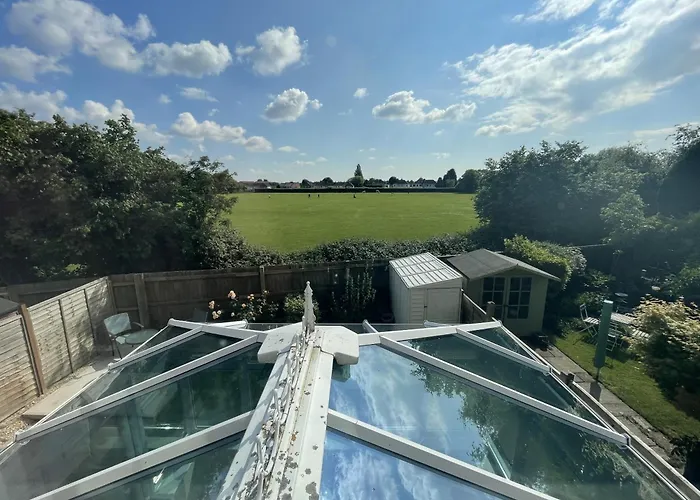 Fabulous Family In Lovely Little Stoke *