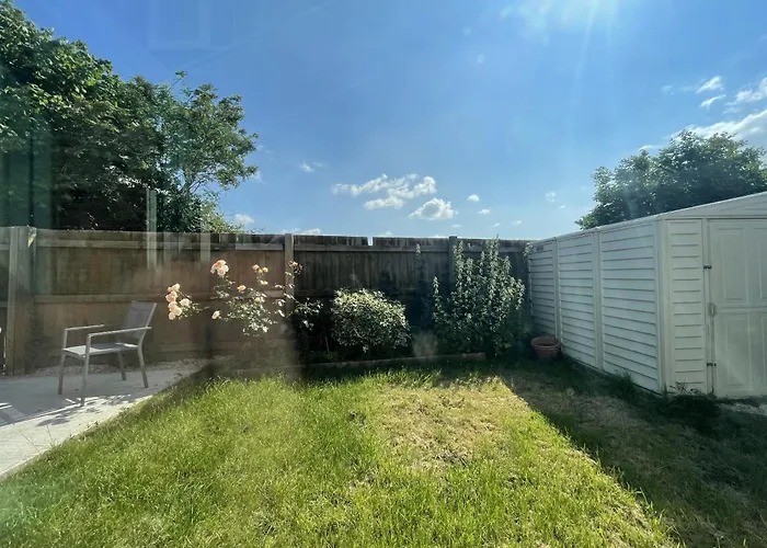 Fabulous Family In Lovely Little Stoke Bristol