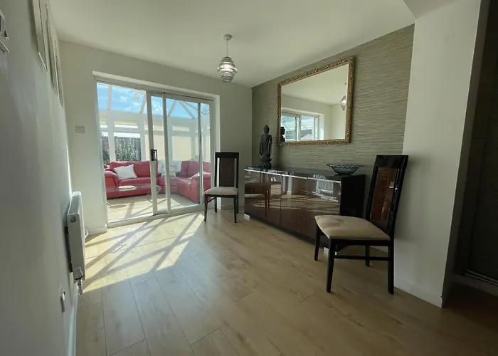 Fabulous Family In Lovely Little Stoke