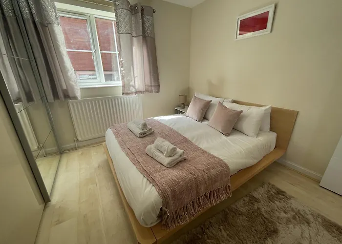 Fabulous Family In Lovely Little Stoke