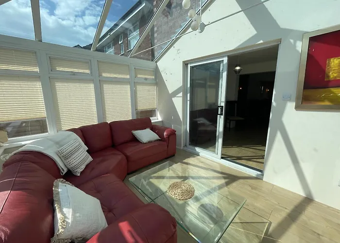 Fabulous Family In Lovely Little Stoke * Bristol